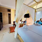 Riad Tonaroz