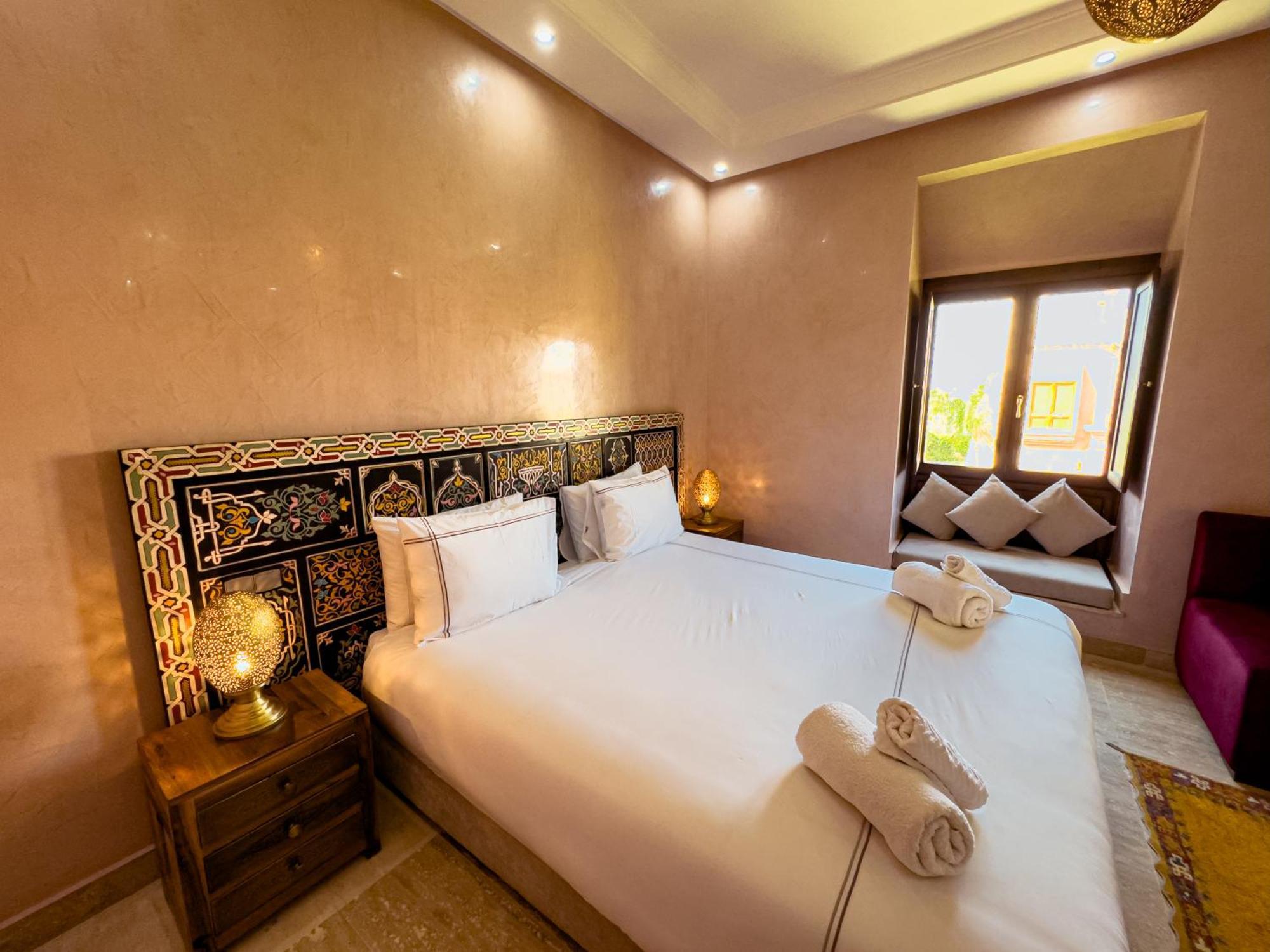 Tonaroz Riad *