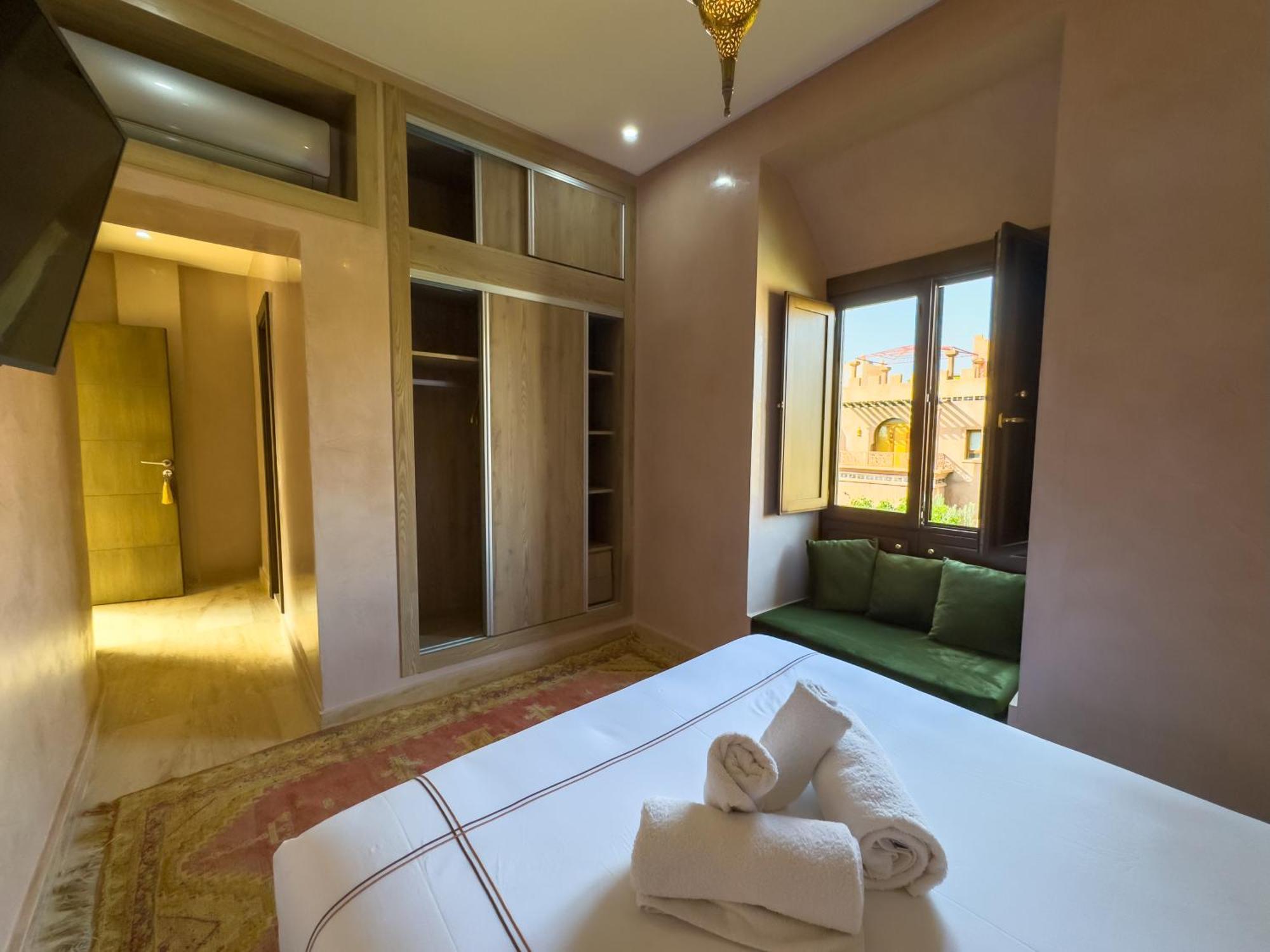 Tonaroz Riad